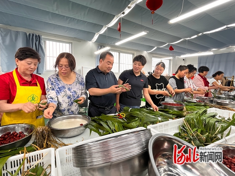 张家口怀来县开展志愿助残活动