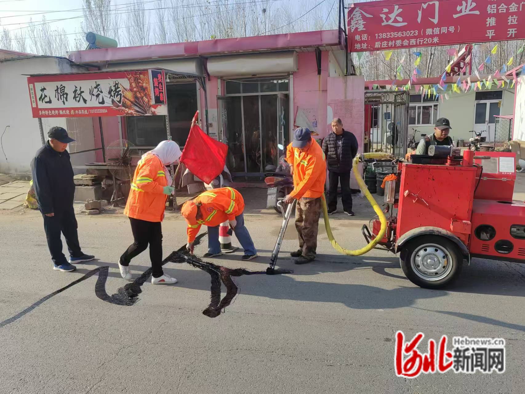 秦皇岛市抚宁区交通运输局：修补破损路面确保通行安全