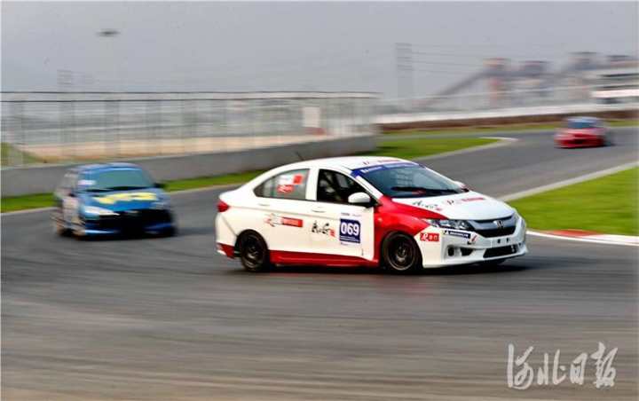 1539434757417319.jpg 赛车2.jpg