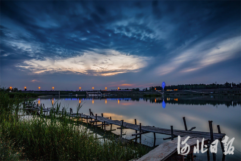 深泽湖夜色.jpg