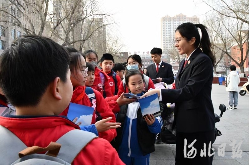 宽城检察院围绕校园周边食品安全开展宣传活动